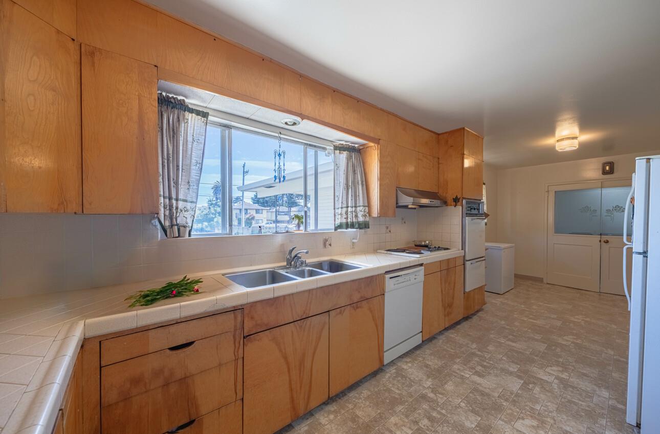 Detail Gallery Image 3 of 27 For 225 Carmel Ave, Marina,  CA 93933 - – Beds | – Baths