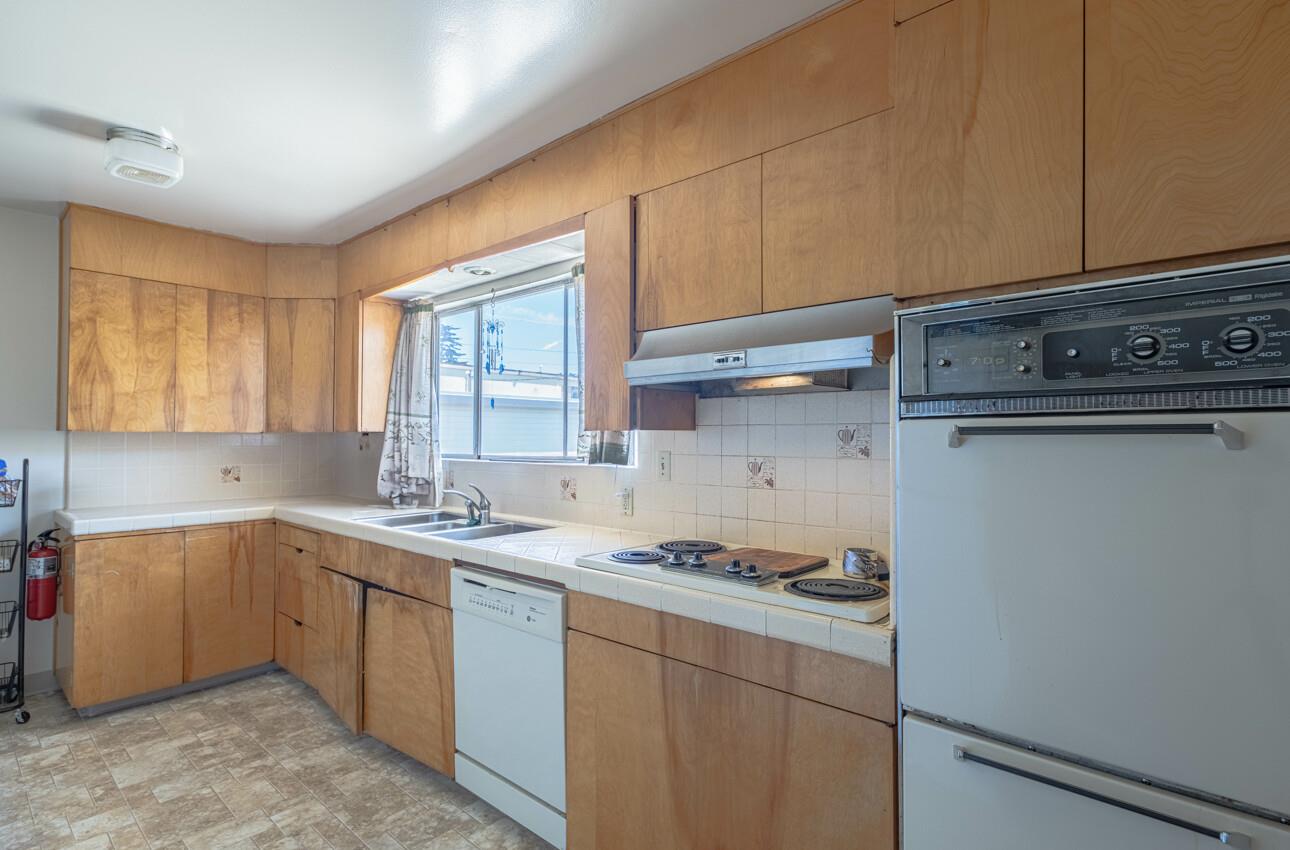 Detail Gallery Image 4 of 27 For 225 Carmel Ave, Marina,  CA 93933 - – Beds | – Baths