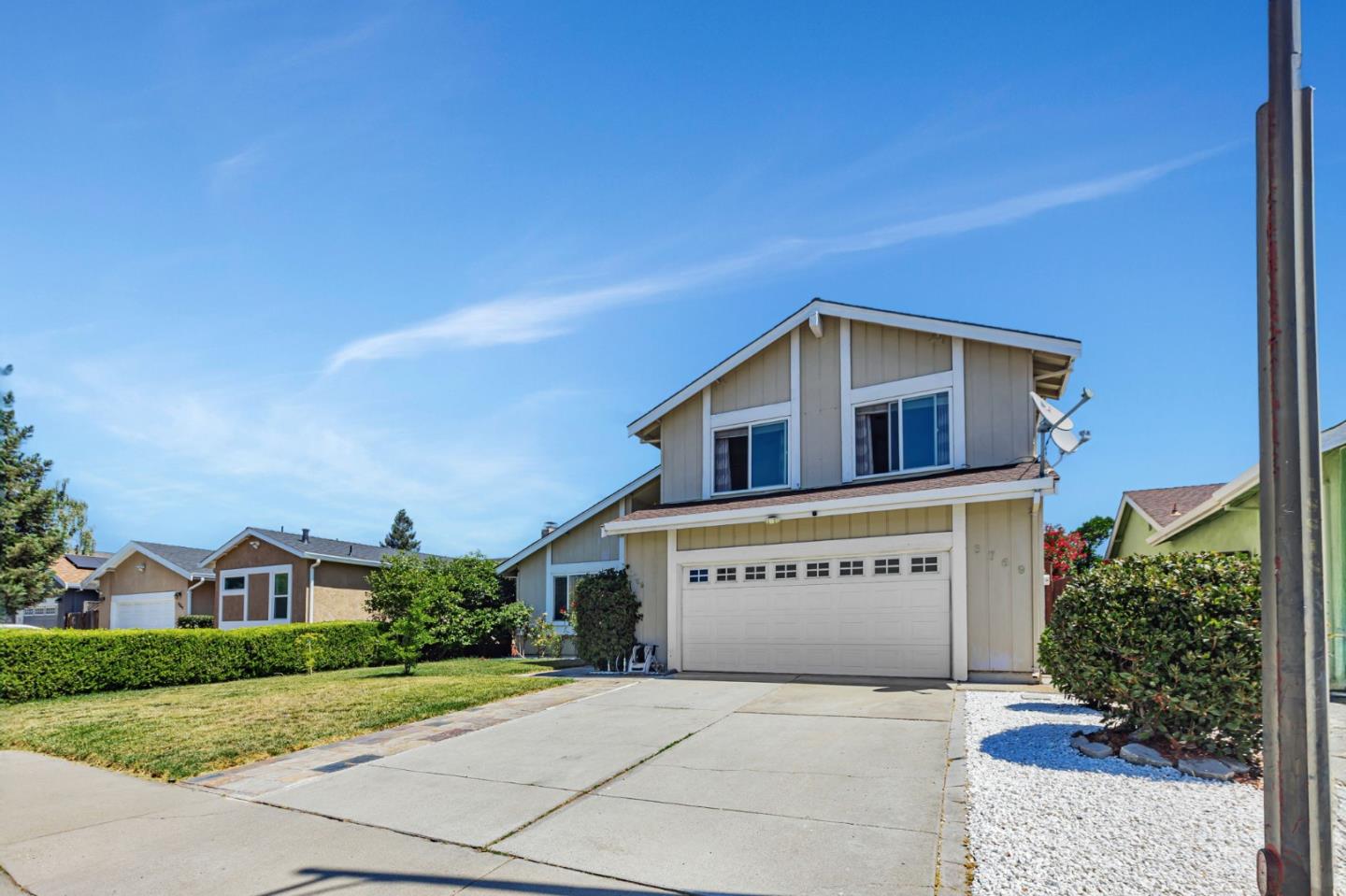 Detail Gallery Image 3 of 68 For 5769 Barnswell Way, San Jose,  CA 95138 - 4 Beds | 2/1 Baths