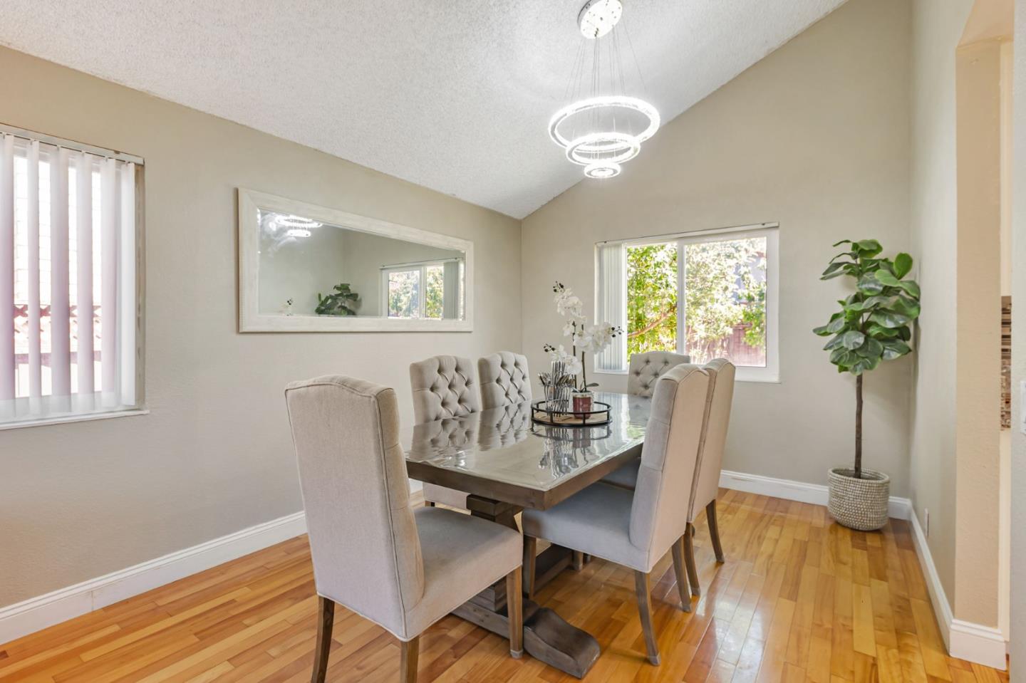 Detail Gallery Image 9 of 68 For 5769 Barnswell Way, San Jose,  CA 95138 - 4 Beds | 2/1 Baths