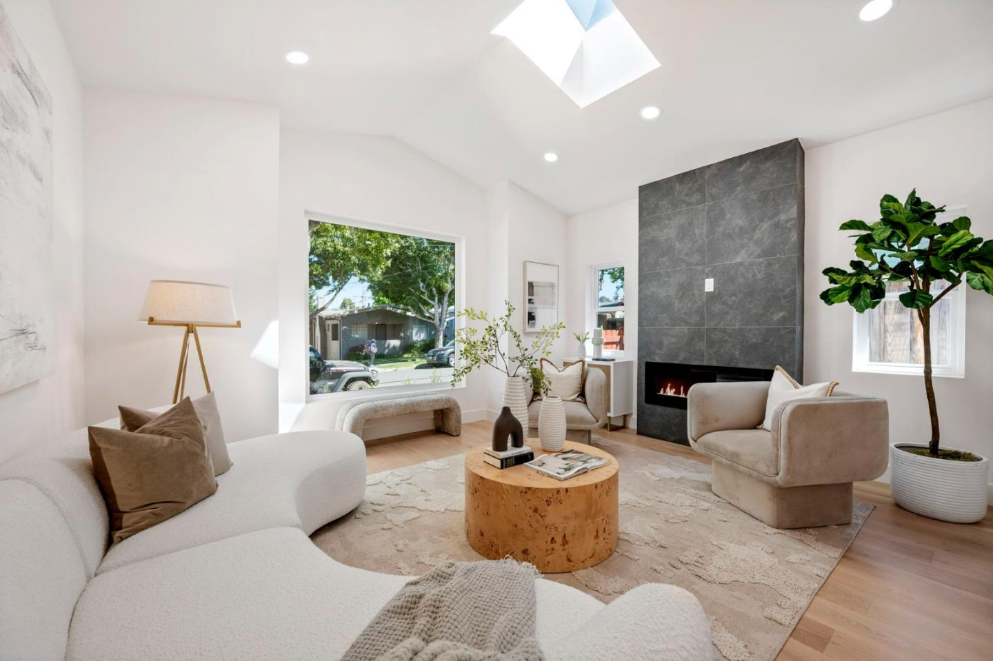 Detail Gallery Image 12 of 50 For 1202 Sanchez Ave, Burlingame,  CA 94010 - 3 Beds | 2 Baths