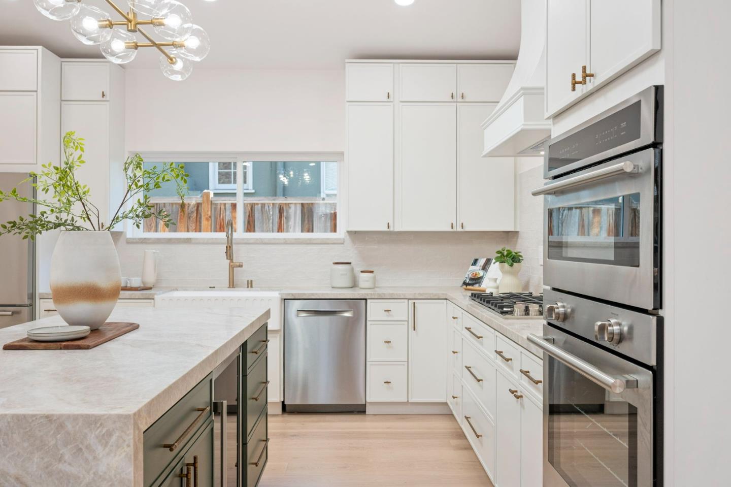 Detail Gallery Image 16 of 50 For 1202 Sanchez Ave, Burlingame,  CA 94010 - 3 Beds | 2 Baths