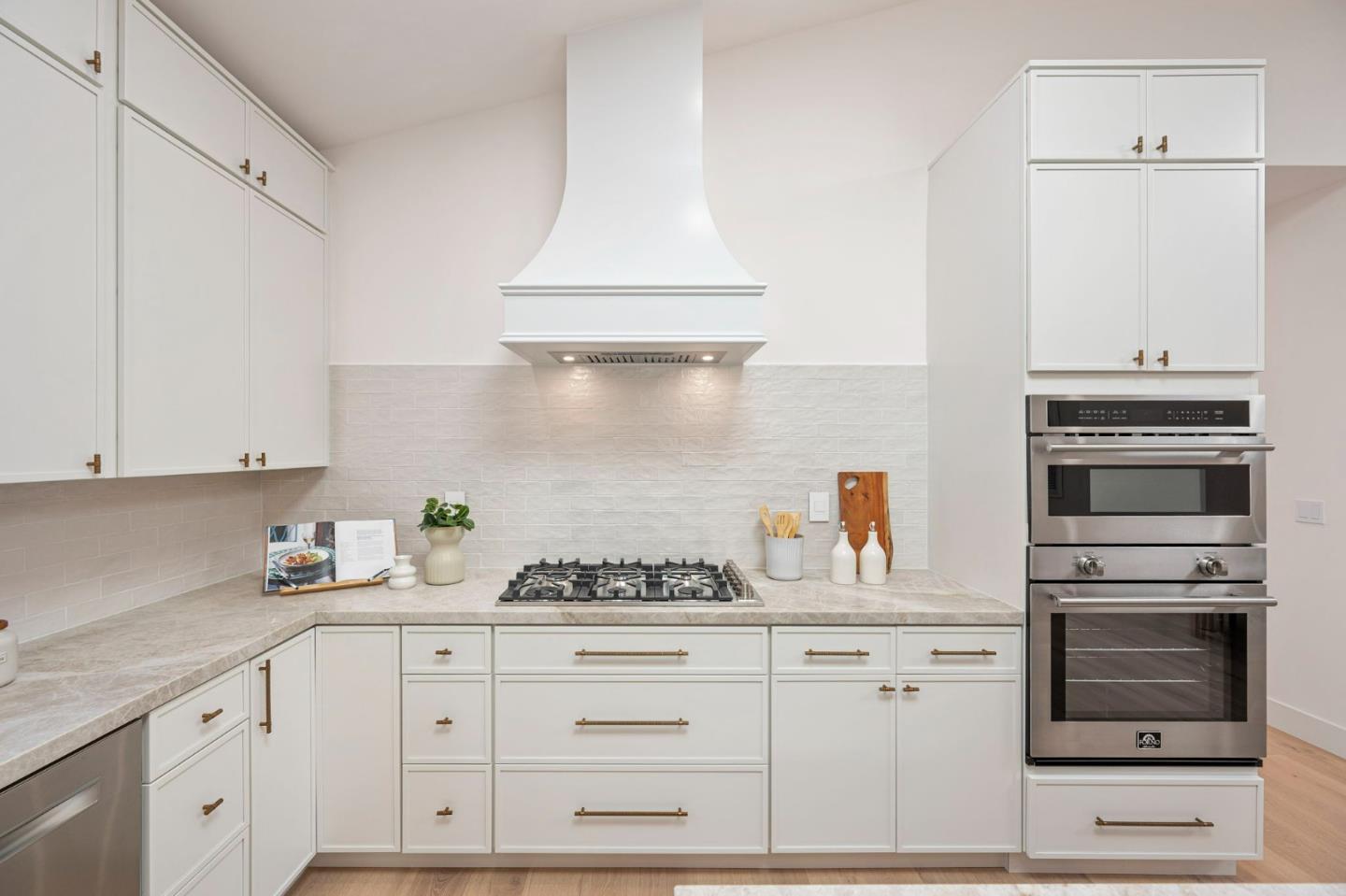Detail Gallery Image 22 of 50 For 1202 Sanchez Ave, Burlingame,  CA 94010 - 3 Beds | 2 Baths