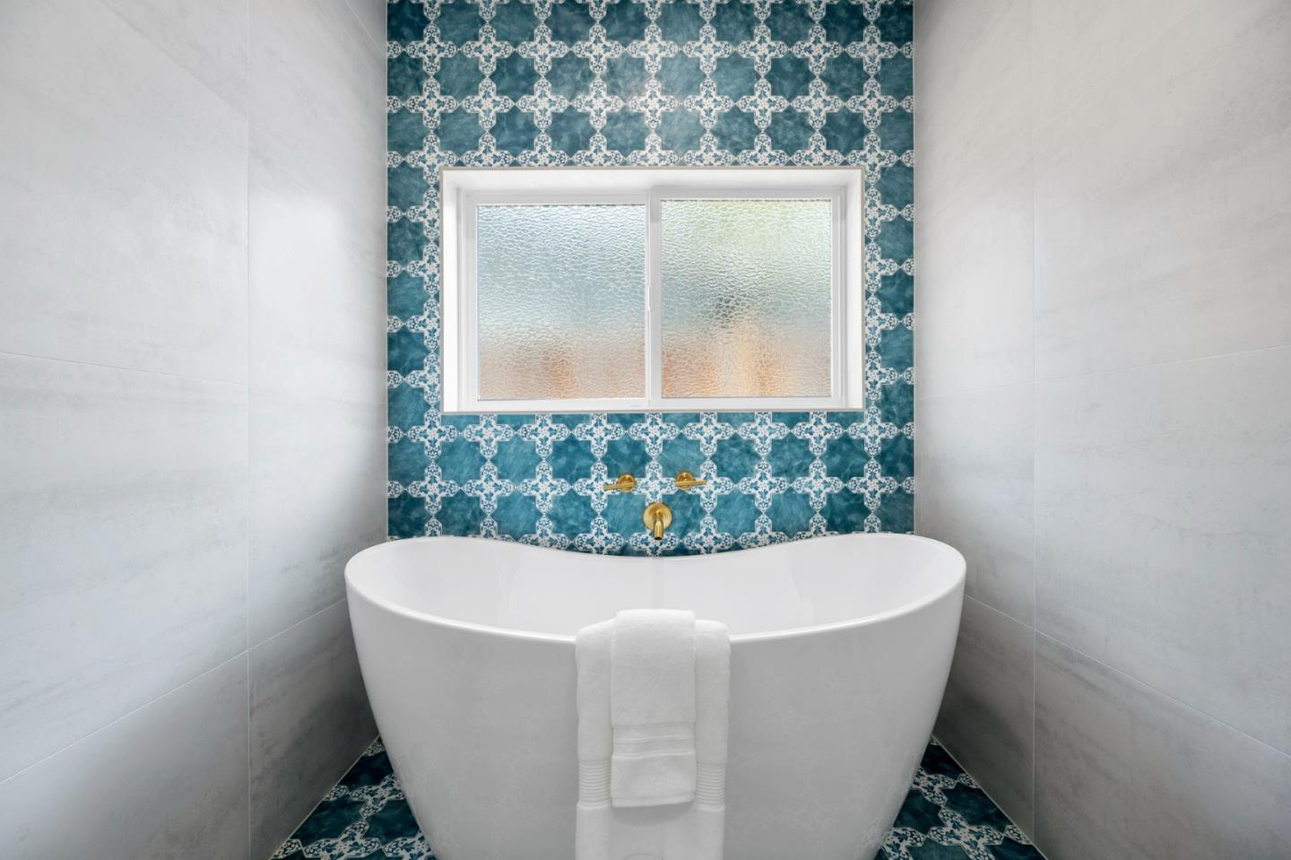 Detail Gallery Image 29 of 50 For 1202 Sanchez Ave, Burlingame,  CA 94010 - 3 Beds | 2 Baths