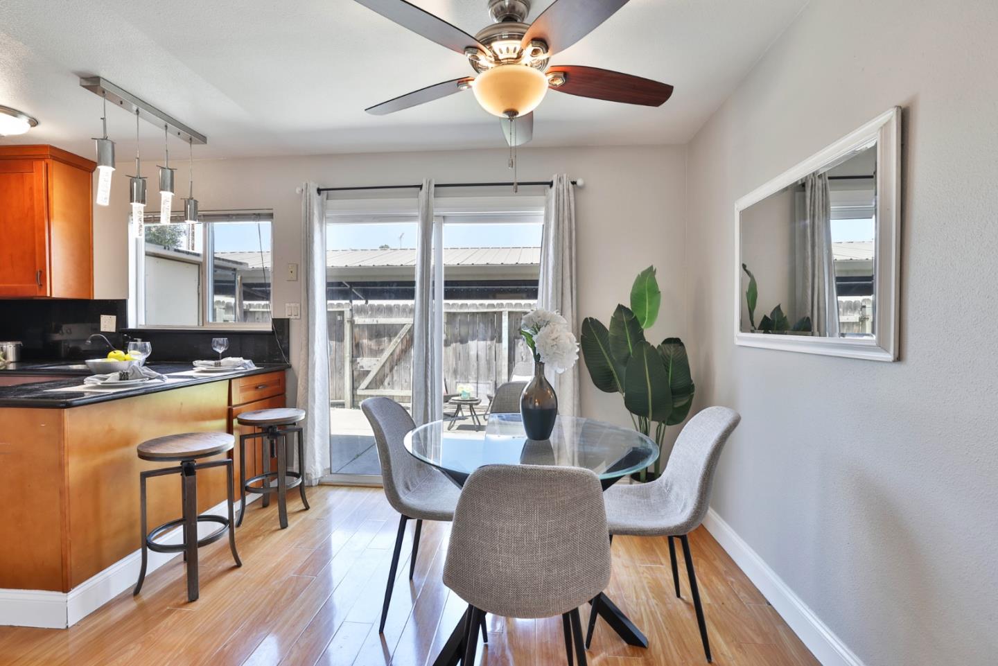 Detail Gallery Image 4 of 20 For 2672 Salome Ct, San Jose,  CA 95121 - 2 Beds | 1/1 Baths