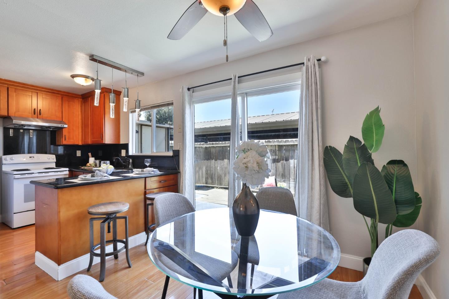 Detail Gallery Image 6 of 20 For 2672 Salome Ct, San Jose,  CA 95121 - 2 Beds | 1/1 Baths
