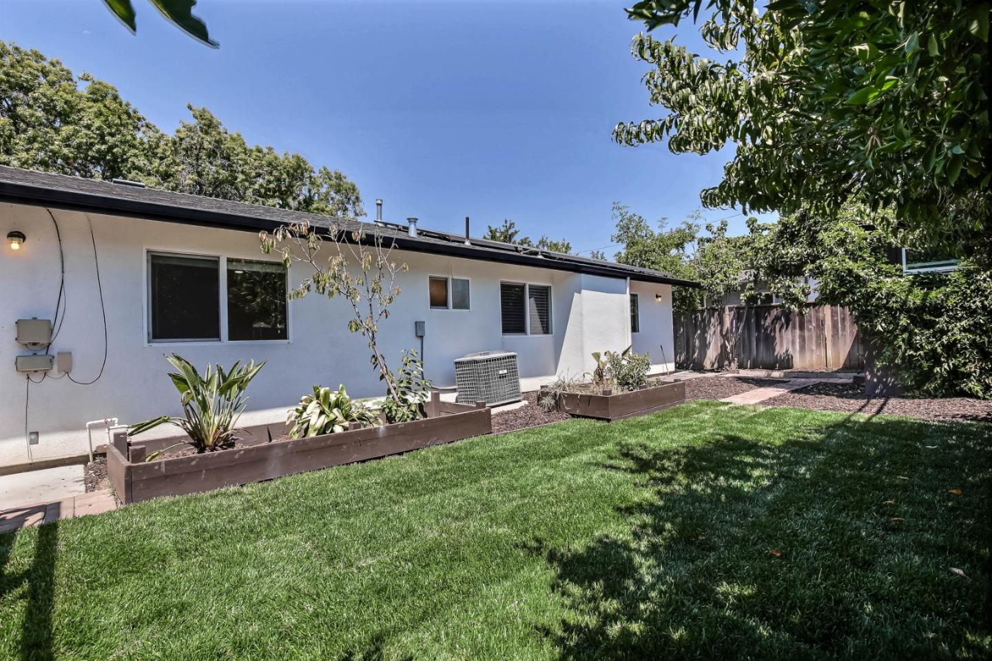 Detail Gallery Image 23 of 26 For 10250 Calvert Dr, Cupertino,  CA 95014 - 4 Beds | 3 Baths