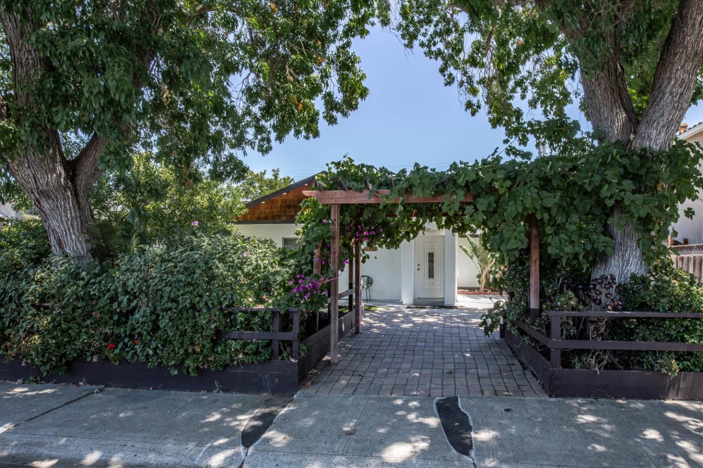 Detail Gallery Image 26 of 26 For 10250 Calvert Dr, Cupertino,  CA 95014 - 4 Beds | 3 Baths