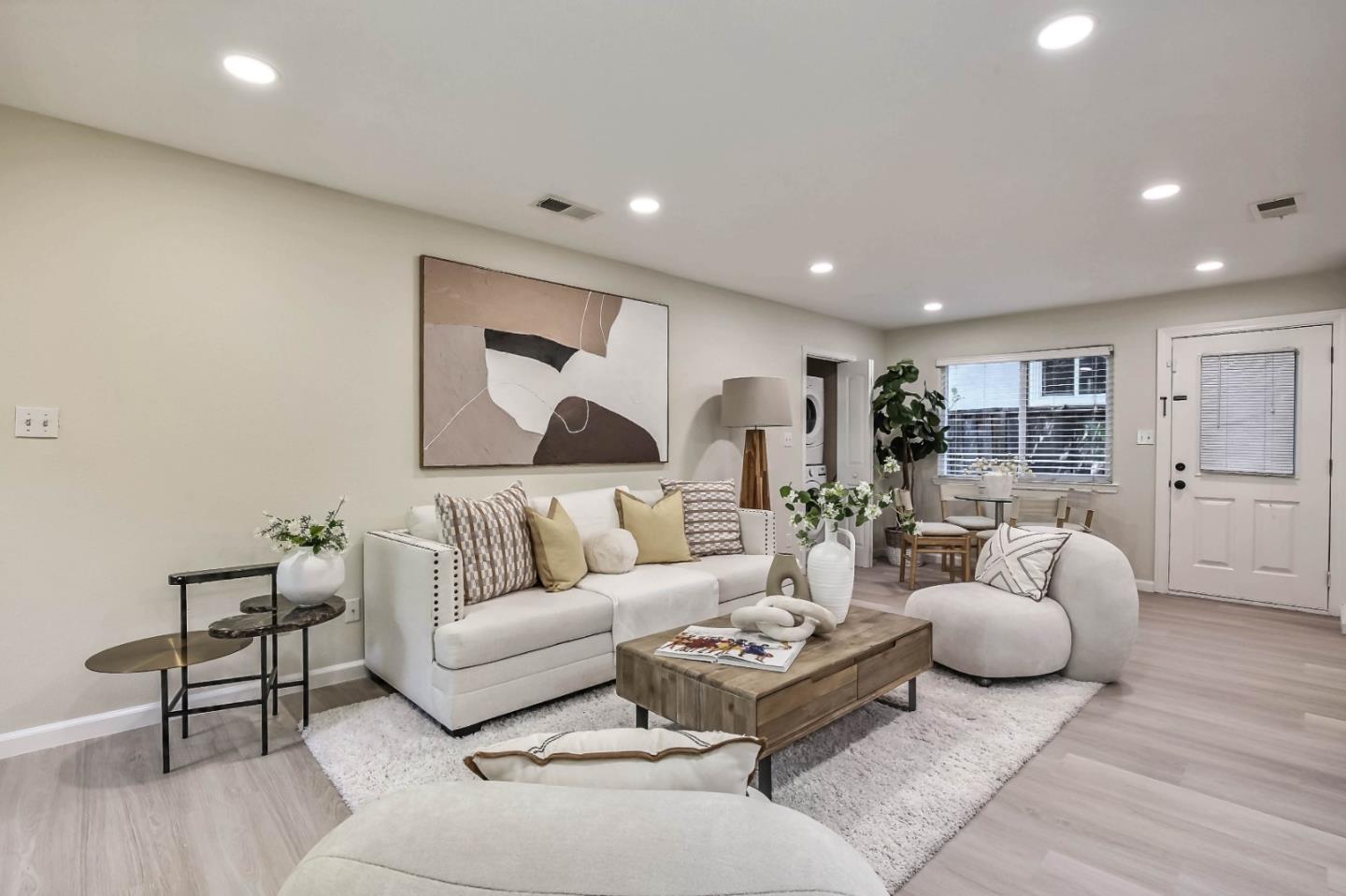 Detail Gallery Image 5 of 26 For 10250 Calvert Dr, Cupertino,  CA 95014 - 4 Beds | 3 Baths