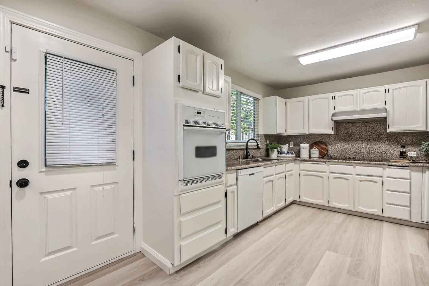 Detail Gallery Image 9 of 26 For 10250 Calvert Dr, Cupertino,  CA 95014 - 4 Beds | 3 Baths