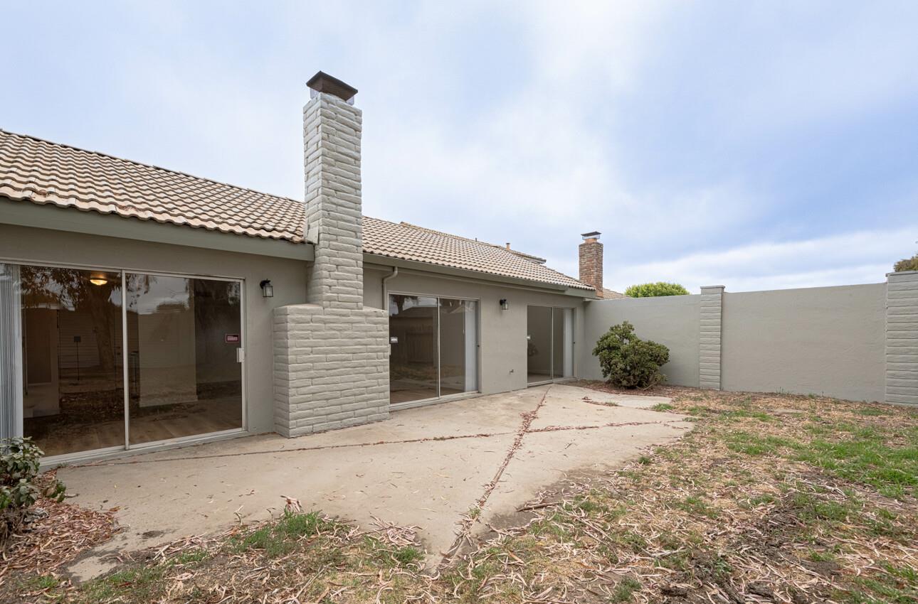 Detail Gallery Image 11 of 27 For 1639 Cherokee Dr, Salinas,  CA 93906 - 2 Beds | 1 Baths