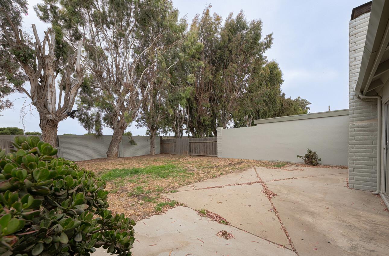Detail Gallery Image 21 of 27 For 1639 Cherokee Dr, Salinas,  CA 93906 - 2 Beds | 1 Baths