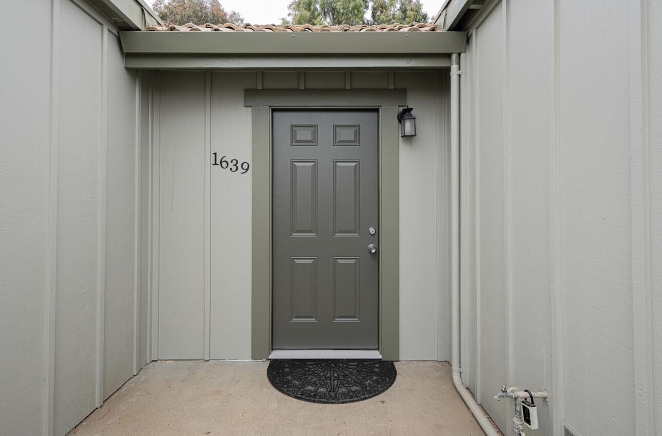 Detail Gallery Image 3 of 27 For 1639 Cherokee Dr, Salinas,  CA 93906 - 2 Beds | 1 Baths