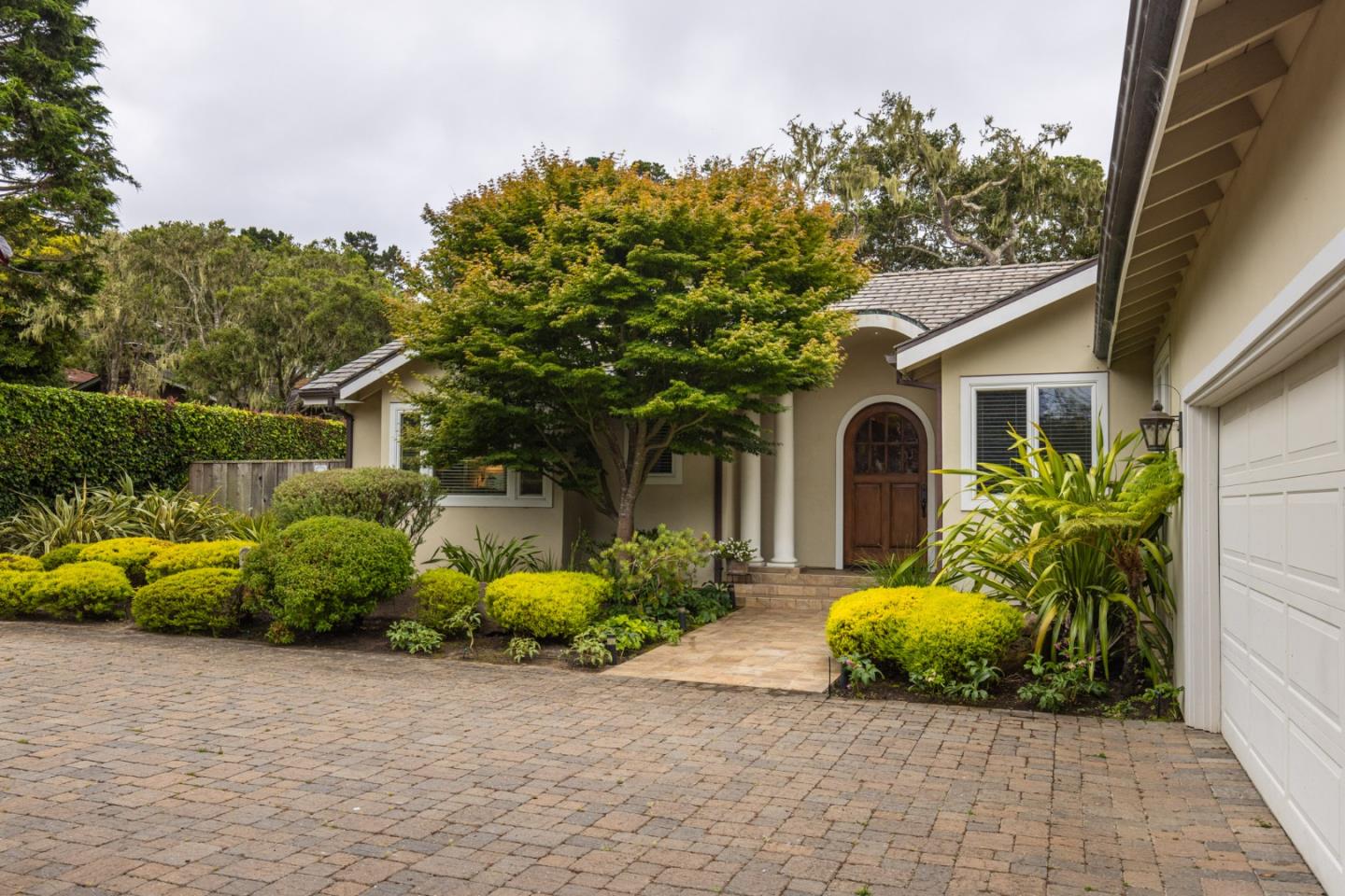 Detail Gallery Image 3 of 19 For 1068 the Old Dr, Pebble Beach,  CA 93953 - 3 Beds | 3 Baths