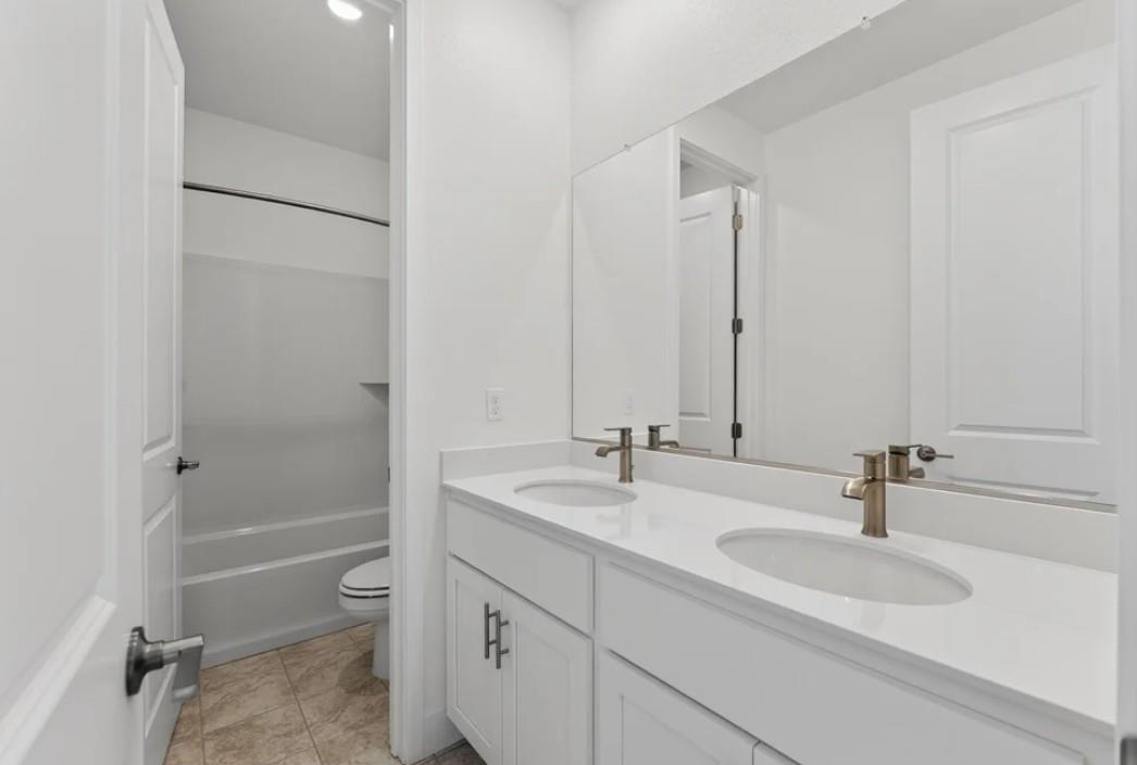 Detail Gallery Image 10 of 18 For 1362 N Orcheta Ct, Mountain House,  CA 95391 - 4 Beds | 3 Baths