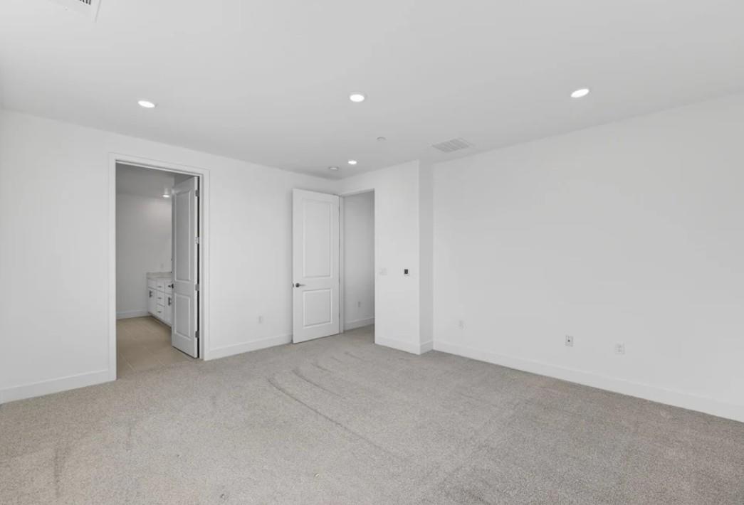 Detail Gallery Image 13 of 18 For 1362 N Orcheta Ct, Mountain House,  CA 95391 - 4 Beds | 3 Baths