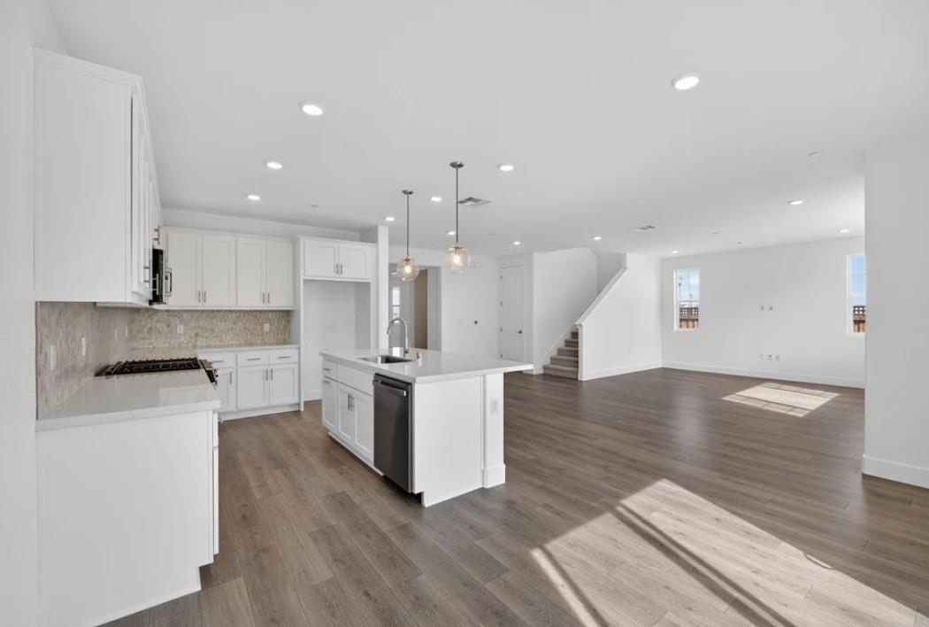 Detail Gallery Image 18 of 18 For 1362 N Orcheta Ct, Mountain House,  CA 95391 - 4 Beds | 3 Baths