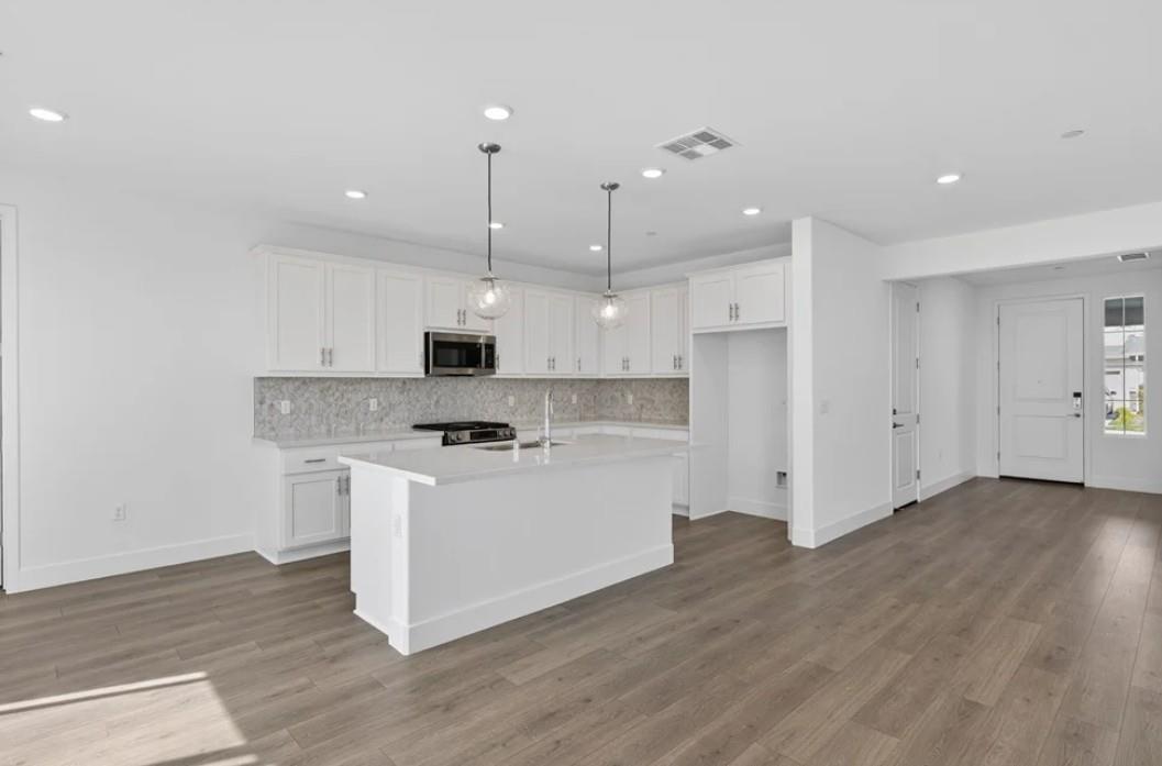 Detail Gallery Image 8 of 18 For 1362 N Orcheta Ct, Mountain House,  CA 95391 - 4 Beds | 3 Baths