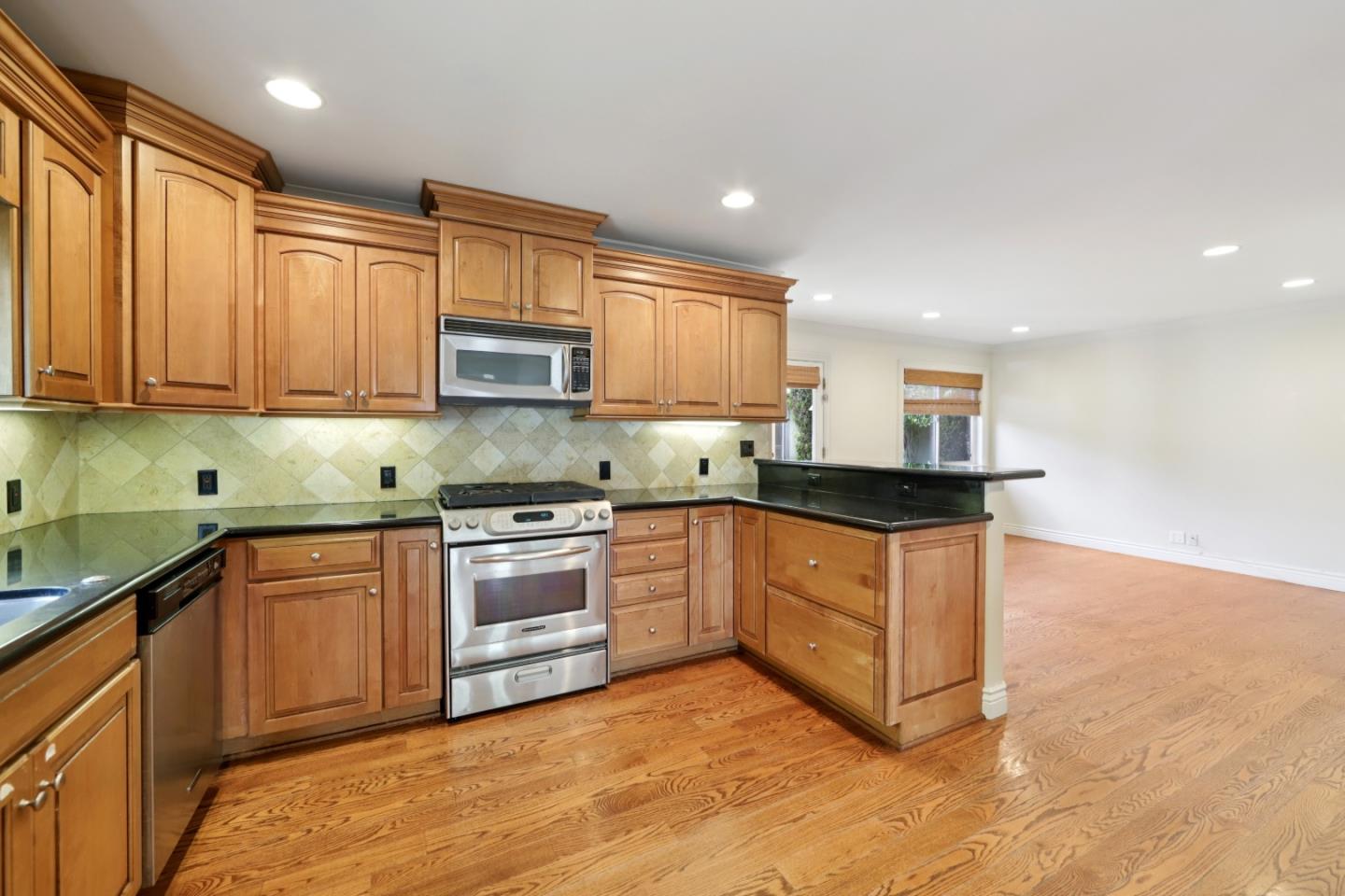 Detail Gallery Image 13 of 37 For 1206 Malone Rd, San Jose,  CA 95125 - 3 Beds | 2 Baths