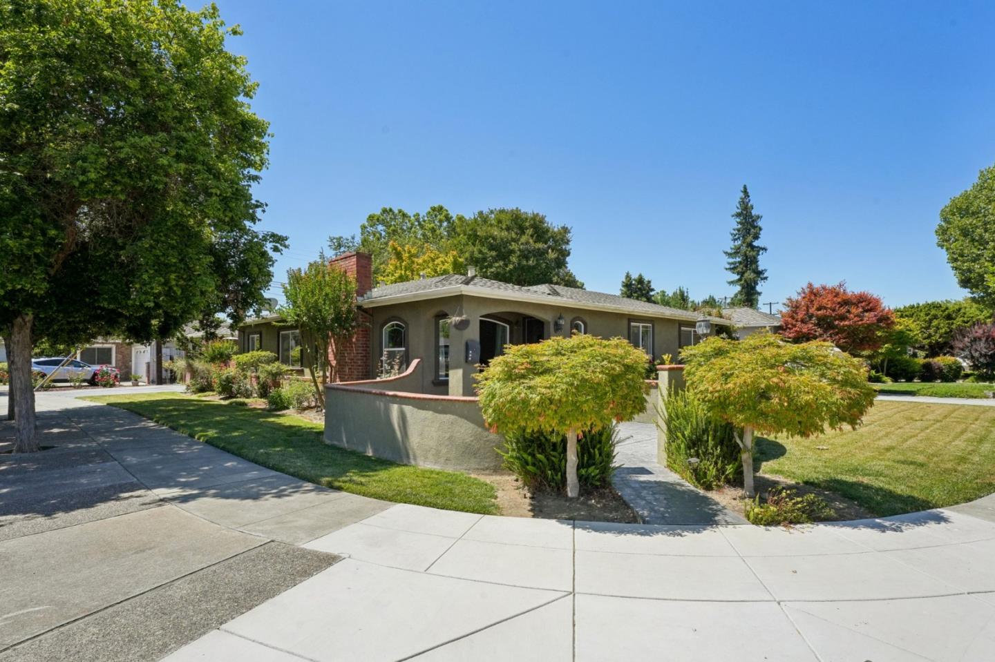 Detail Gallery Image 4 of 37 For 1206 Malone Rd, San Jose,  CA 95125 - 3 Beds | 2 Baths