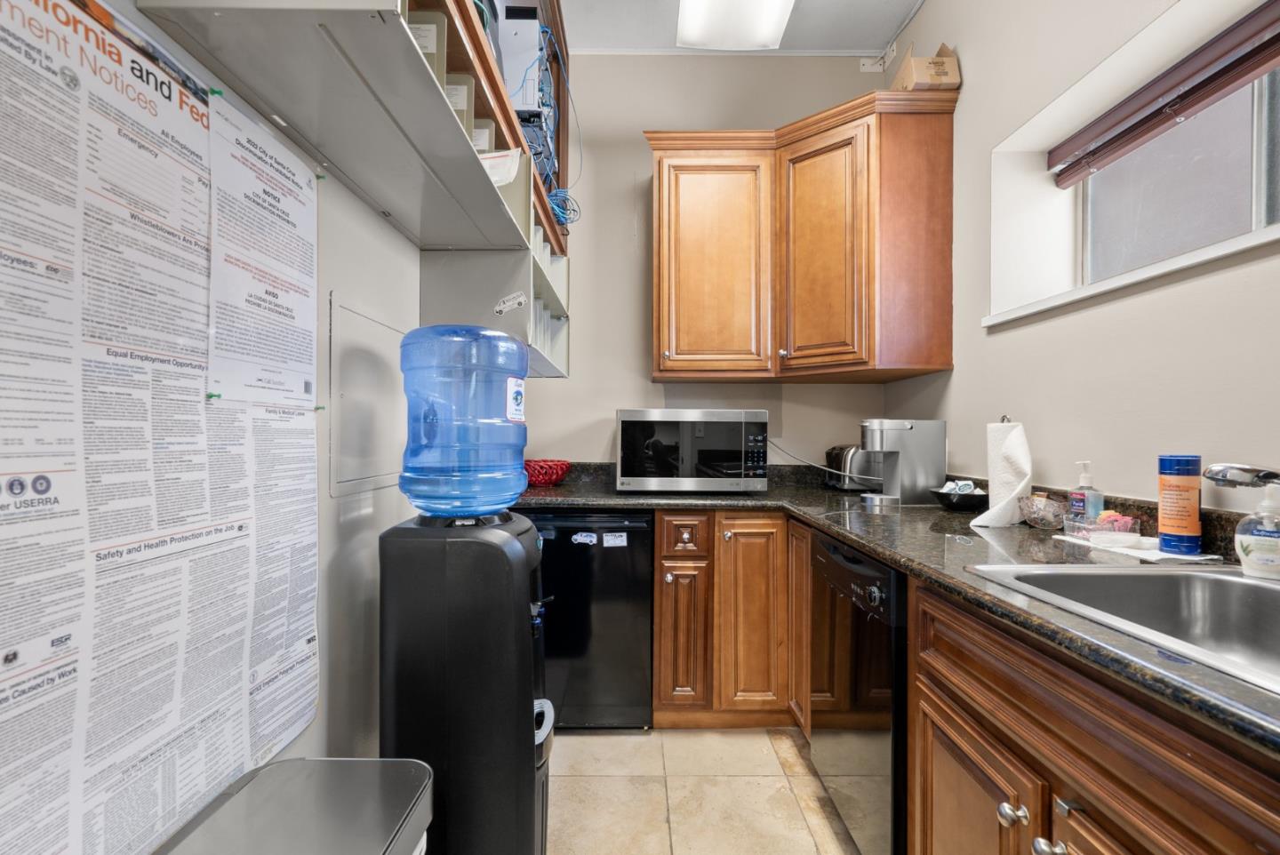 Detail Gallery Image 10 of 24 For 129 Water St, Santa Cruz,  CA 95060 - – Beds | – Baths