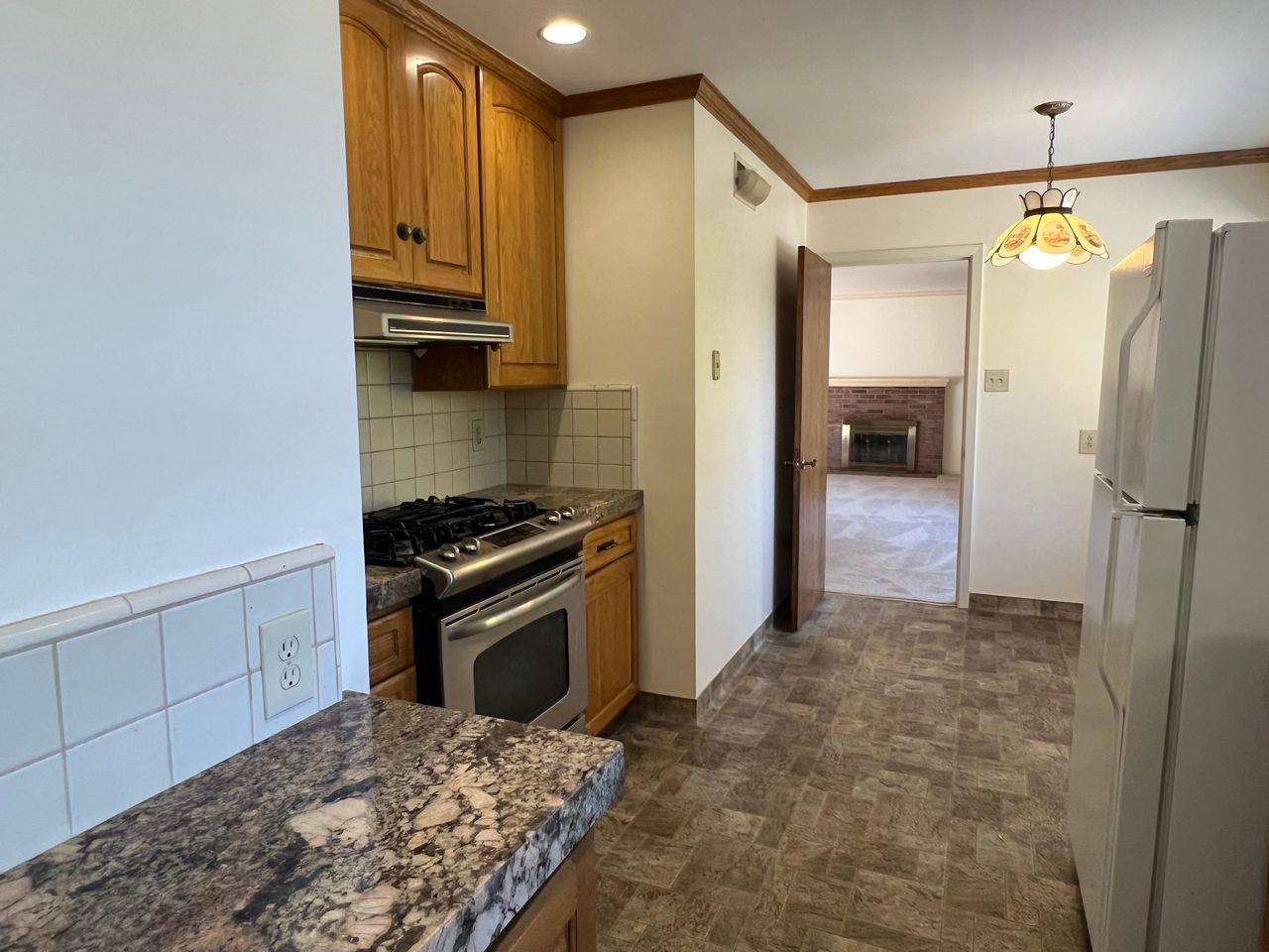 Detail Gallery Image 7 of 28 For 1632 Albemarle Way, Burlingame,  CA 94010 - – Beds | – Baths