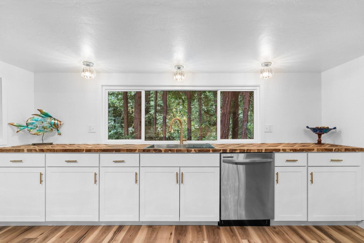 Detail Gallery Image 4 of 33 For 15315 Highway 9, Boulder Creek,  CA 95006 - 2 Beds | 2 Baths