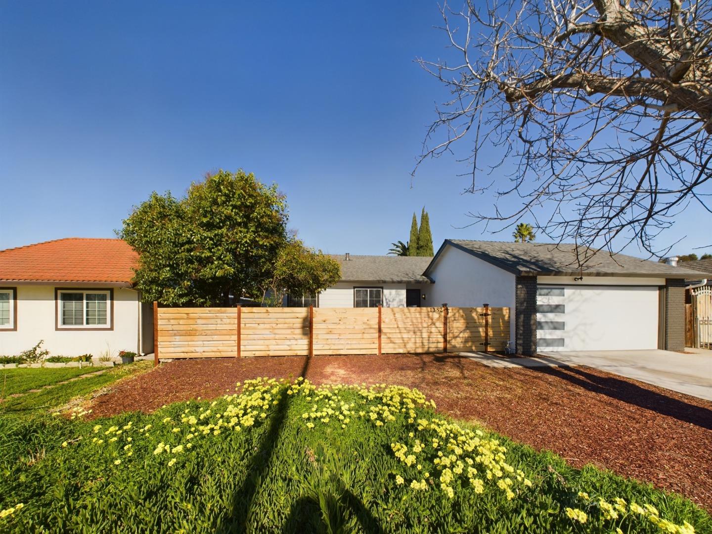 Detail Gallery Image 1 of 30 For 1382 Capitol, San Jose,  CA 95132 - 3 Beds | 2 Baths