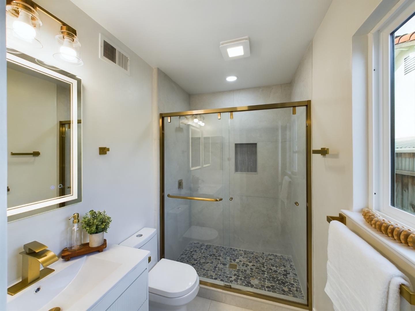 Detail Gallery Image 18 of 30 For 1382 Capitol, San Jose,  CA 95132 - 3 Beds | 2 Baths
