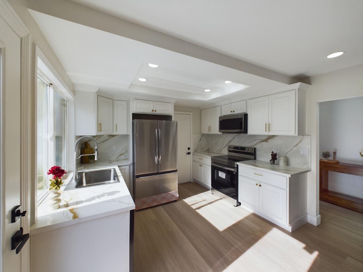 Detail Gallery Image 4 of 30 For 1382 Capitol, San Jose,  CA 95132 - 3 Beds | 2 Baths