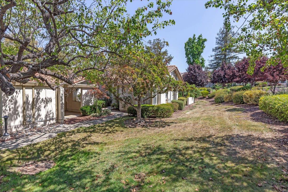 Detail Gallery Image 3 of 37 For 8065 Winery Ct, San Jose,  CA 95135 - 2 Beds | 2 Baths