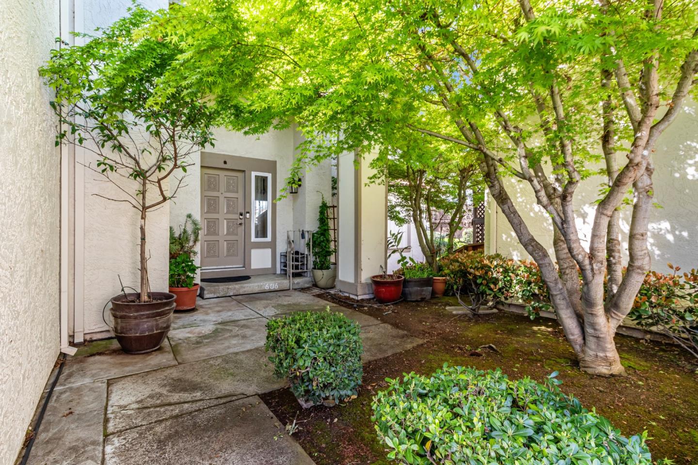 Detail Gallery Image 1 of 42 For 606 Skyway Dr, San Jose,  CA 95111 - 3 Beds | 3 Baths