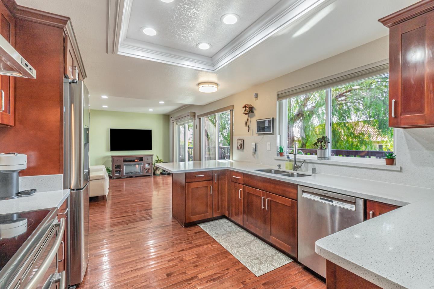 Detail Gallery Image 10 of 42 For 606 Skyway Dr, San Jose,  CA 95111 - 3 Beds | 3 Baths