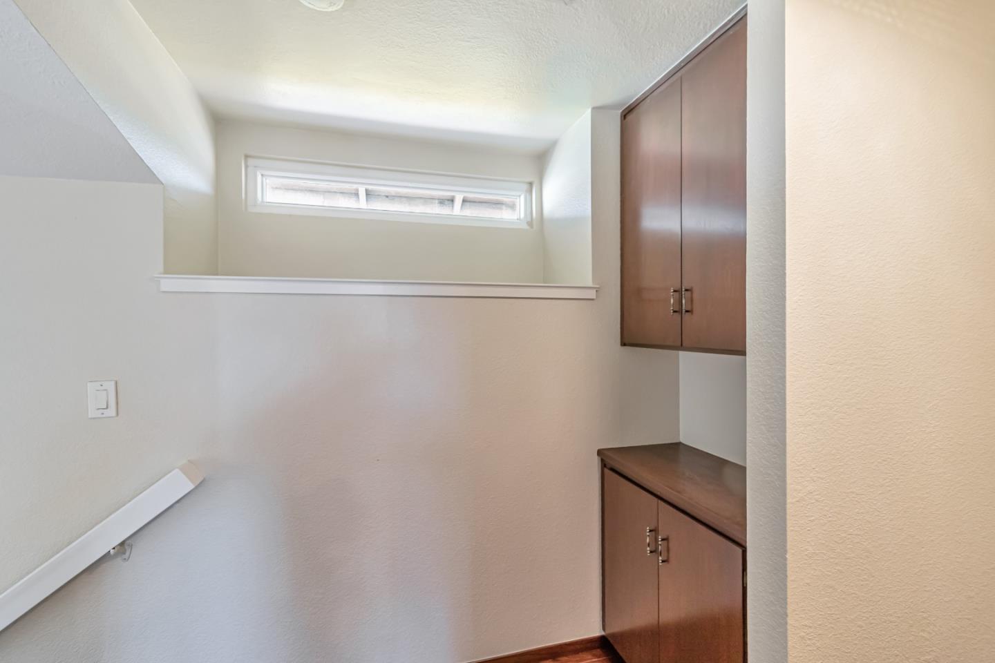 Detail Gallery Image 16 of 42 For 606 Skyway Dr, San Jose,  CA 95111 - 3 Beds | 3 Baths