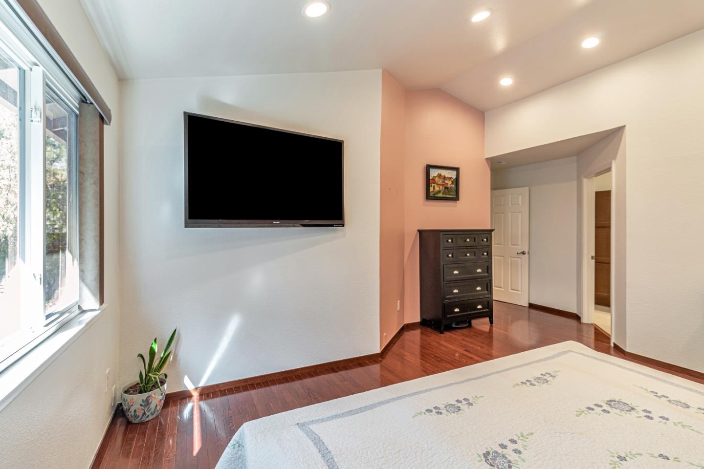 Detail Gallery Image 21 of 42 For 606 Skyway Dr, San Jose,  CA 95111 - 3 Beds | 3 Baths