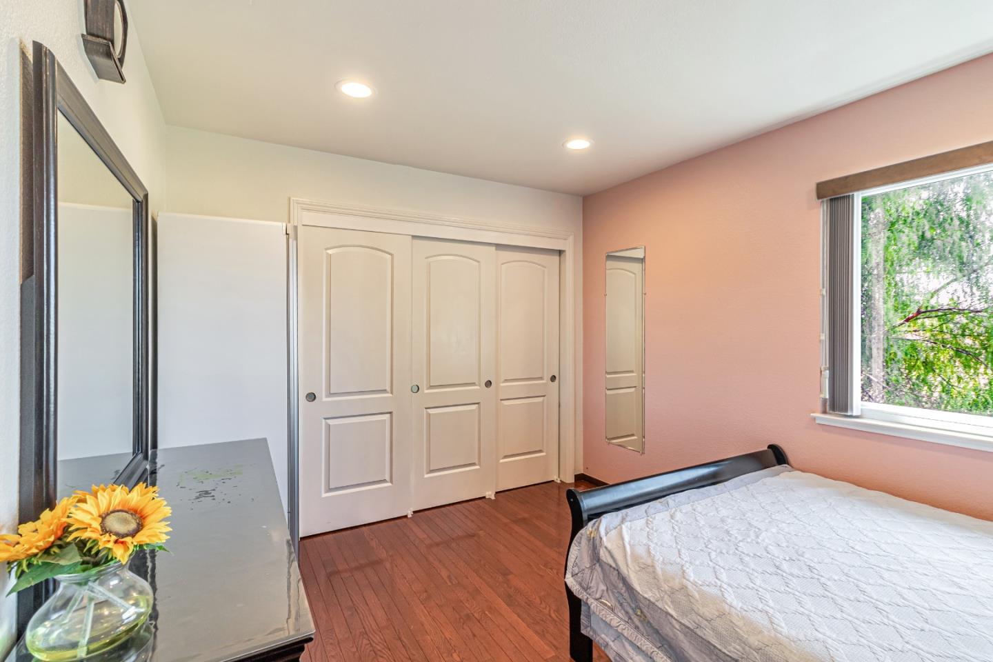 Detail Gallery Image 22 of 42 For 606 Skyway Dr, San Jose,  CA 95111 - 3 Beds | 3 Baths
