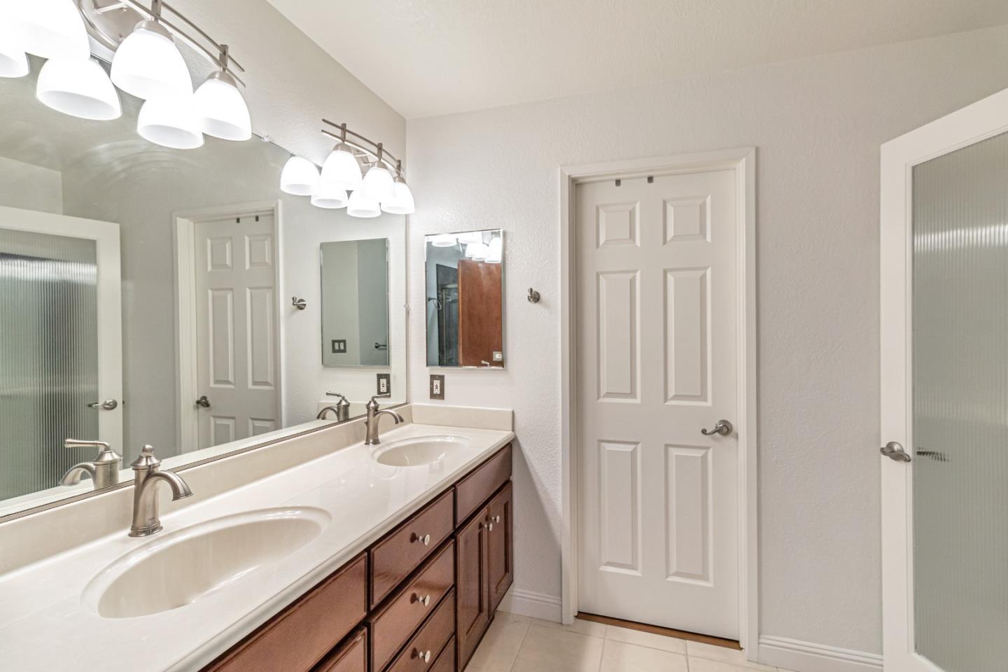 Detail Gallery Image 27 of 42 For 606 Skyway Dr, San Jose,  CA 95111 - 3 Beds | 3 Baths