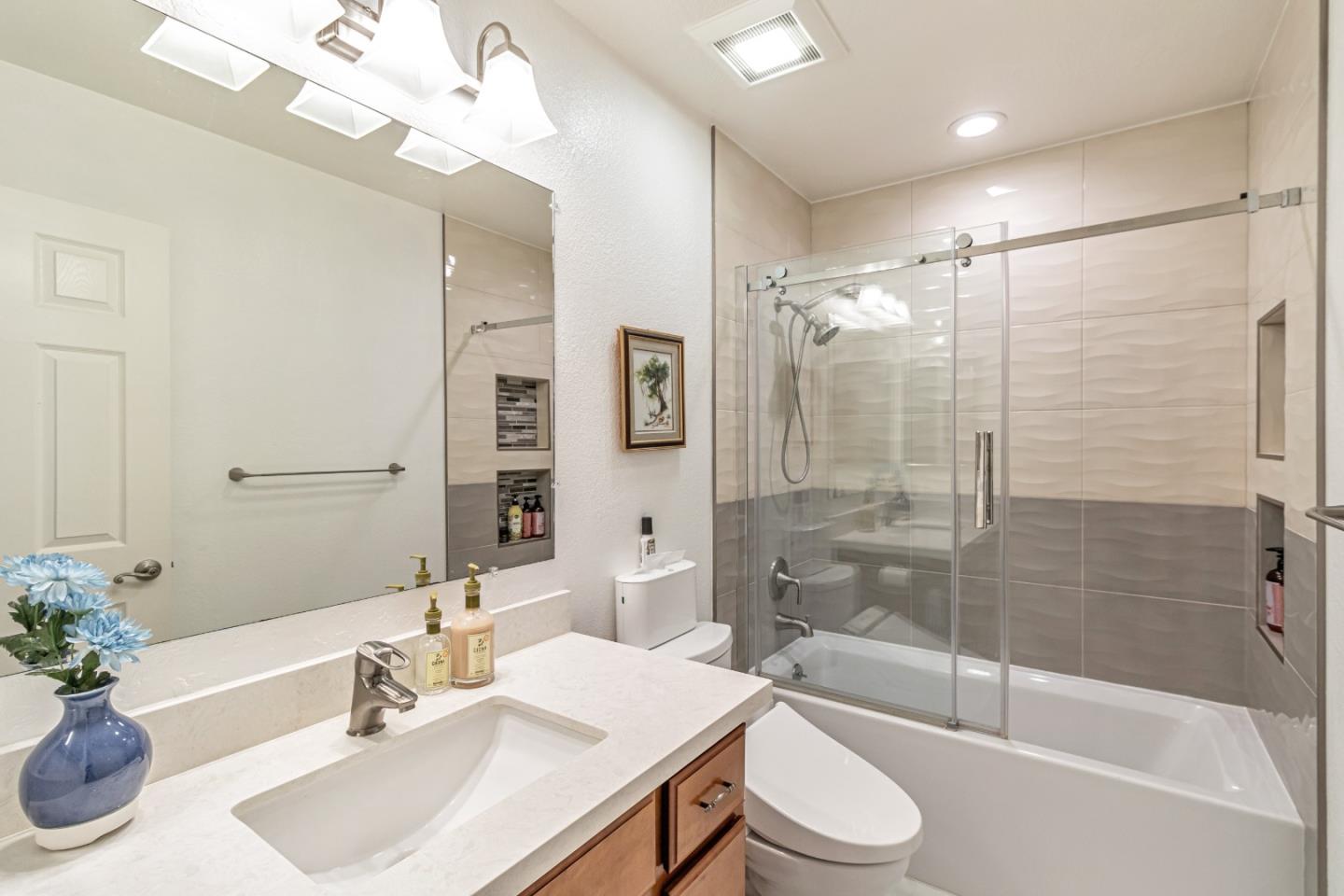 Detail Gallery Image 28 of 42 For 606 Skyway Dr, San Jose,  CA 95111 - 3 Beds | 3 Baths