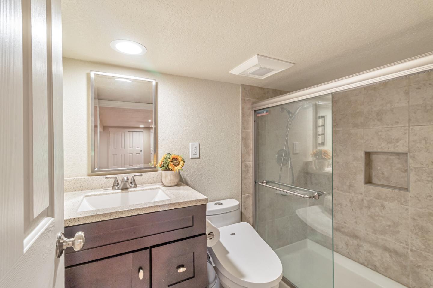 Detail Gallery Image 29 of 42 For 606 Skyway Dr, San Jose,  CA 95111 - 3 Beds | 3 Baths