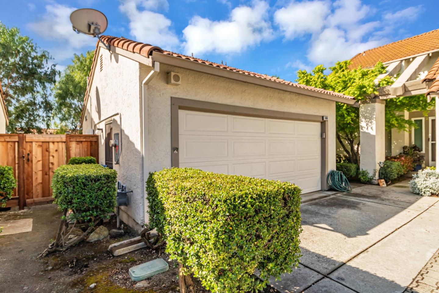 Detail Gallery Image 3 of 42 For 606 Skyway Dr, San Jose,  CA 95111 - 3 Beds | 3 Baths