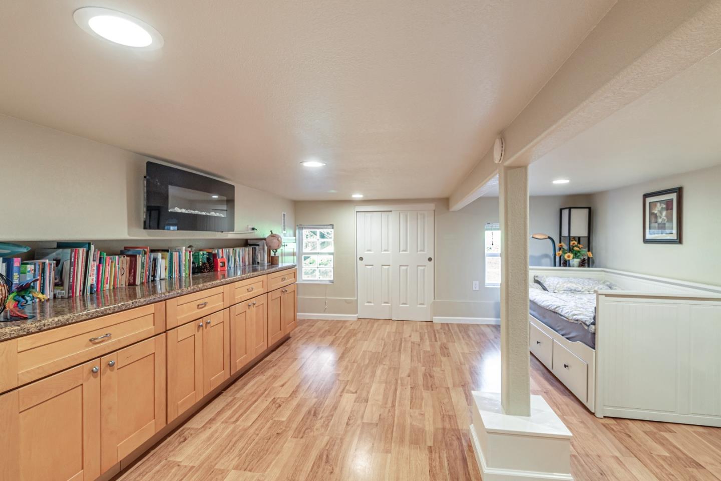 Detail Gallery Image 31 of 42 For 606 Skyway Dr, San Jose,  CA 95111 - 3 Beds | 3 Baths
