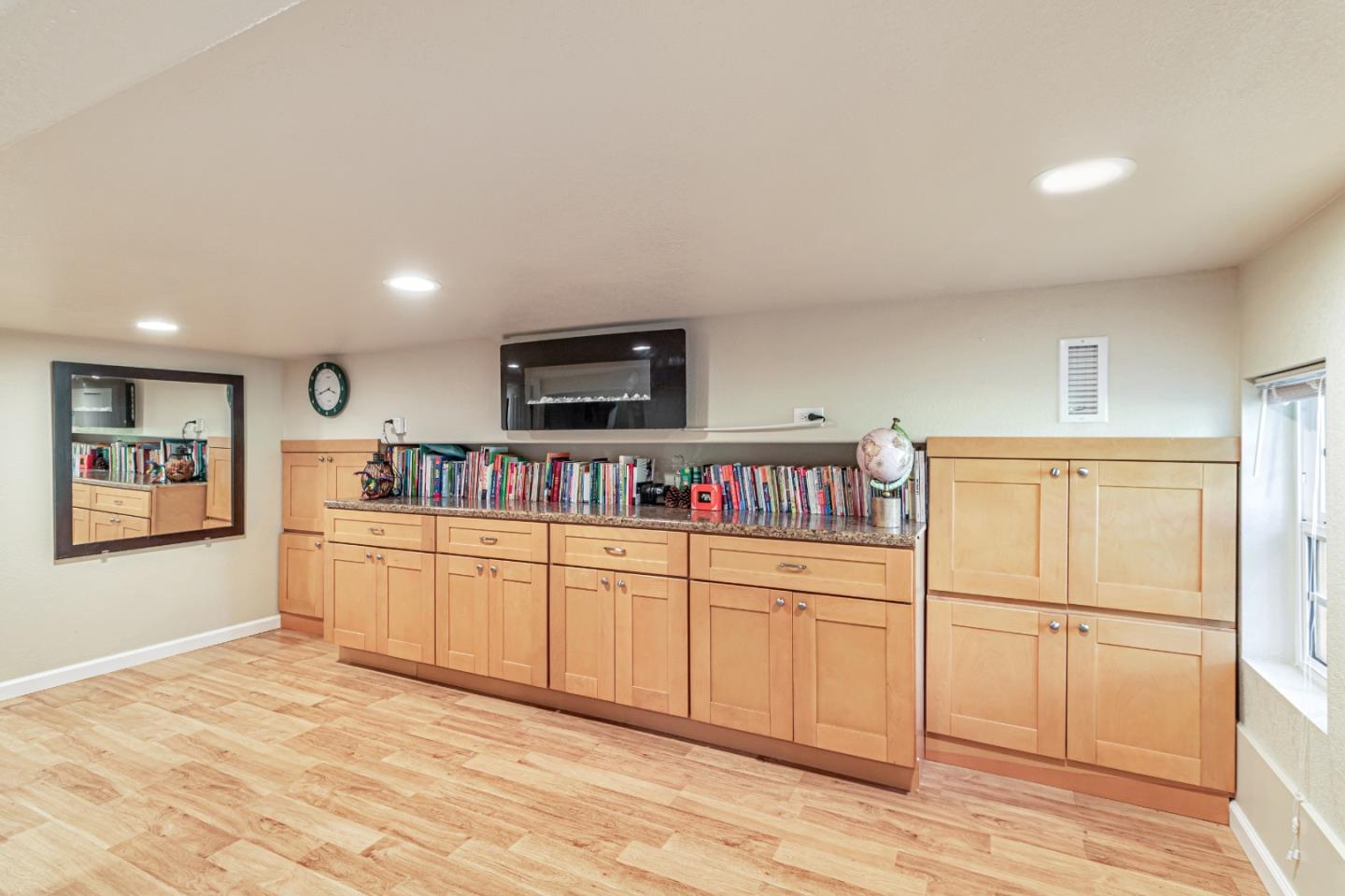 Detail Gallery Image 33 of 42 For 606 Skyway Dr, San Jose,  CA 95111 - 3 Beds | 3 Baths
