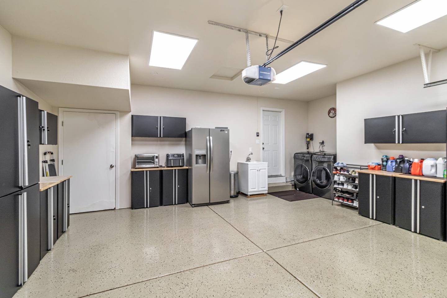 Detail Gallery Image 35 of 42 For 606 Skyway Dr, San Jose,  CA 95111 - 3 Beds | 3 Baths