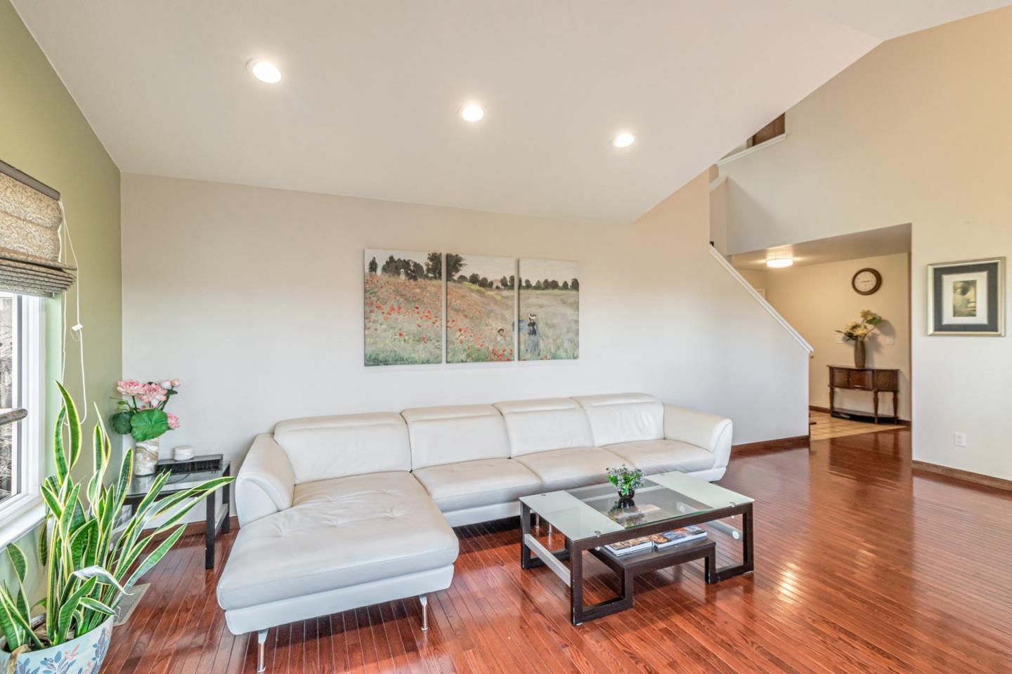 Detail Gallery Image 6 of 42 For 606 Skyway Dr, San Jose,  CA 95111 - 3 Beds | 3 Baths