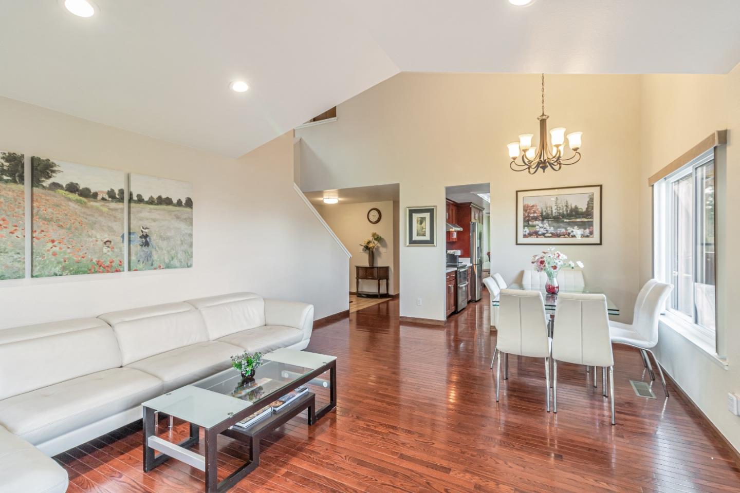 Detail Gallery Image 7 of 42 For 606 Skyway Dr, San Jose,  CA 95111 - 3 Beds | 3 Baths