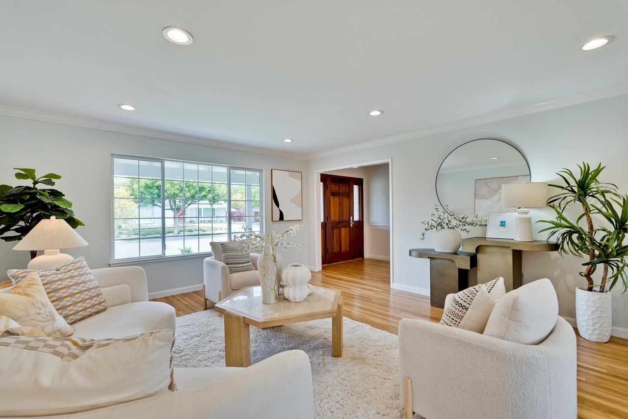 Detail Gallery Image 7 of 55 For 10335 Dempster Ave, Cupertino,  CA 95014 - 5 Beds | 3 Baths