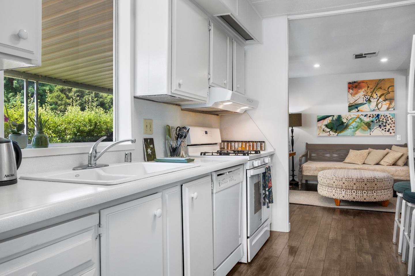 Detail Gallery Image 10 of 15 For 33 Knollwood Dr, Aptos,  CA 95003 - 2 Beds | 2 Baths