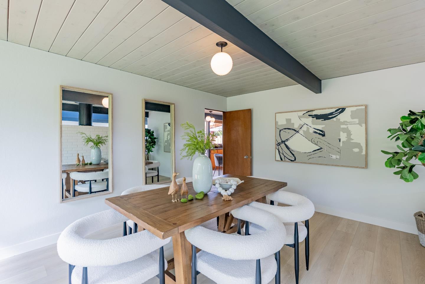 Detail Gallery Image 11 of 48 For 941 Pendleton Ave, Sunnyvale,  CA 94087 - 4 Beds | 2 Baths