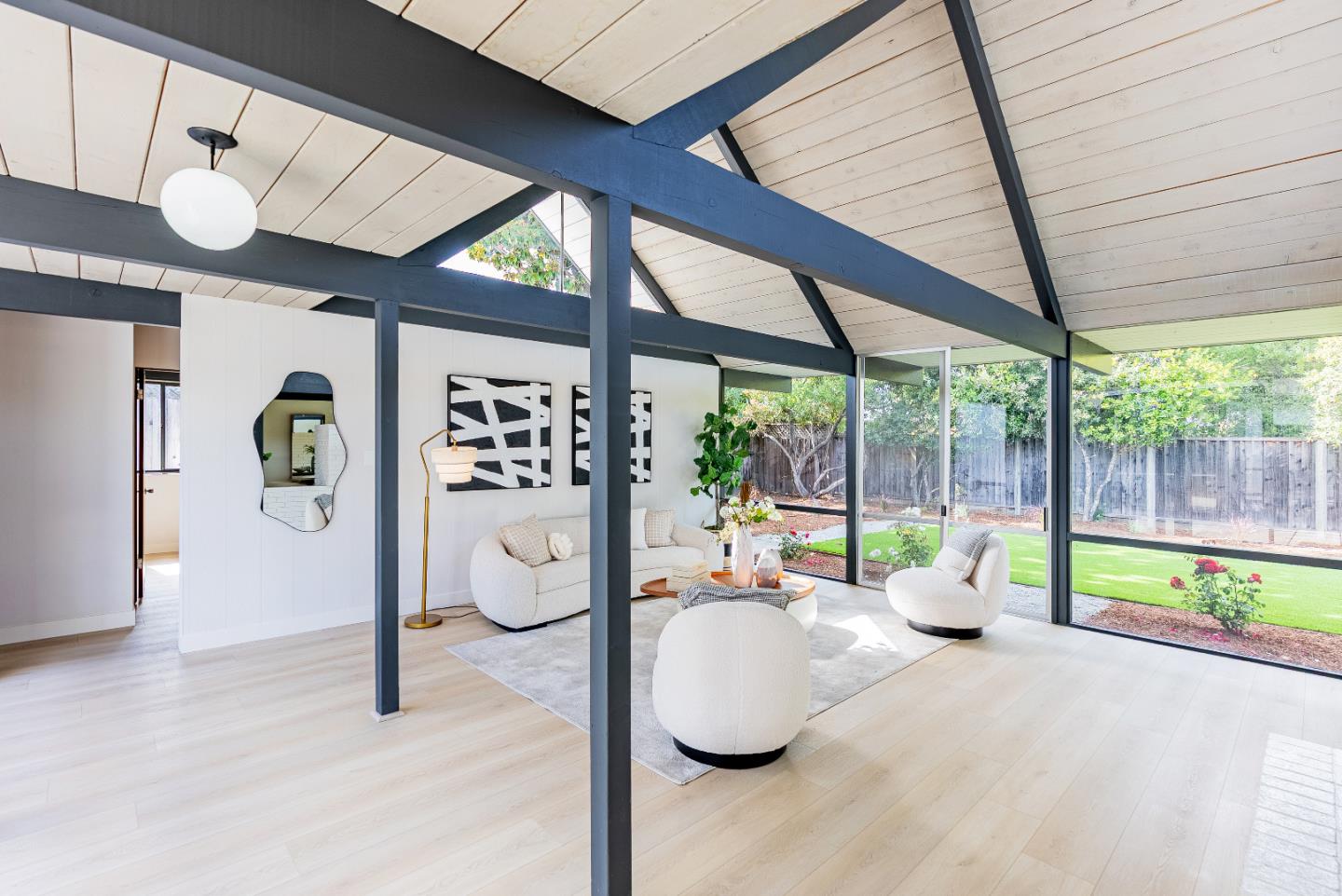 Detail Gallery Image 7 of 48 For 941 Pendleton Ave, Sunnyvale,  CA 94087 - 4 Beds | 2 Baths