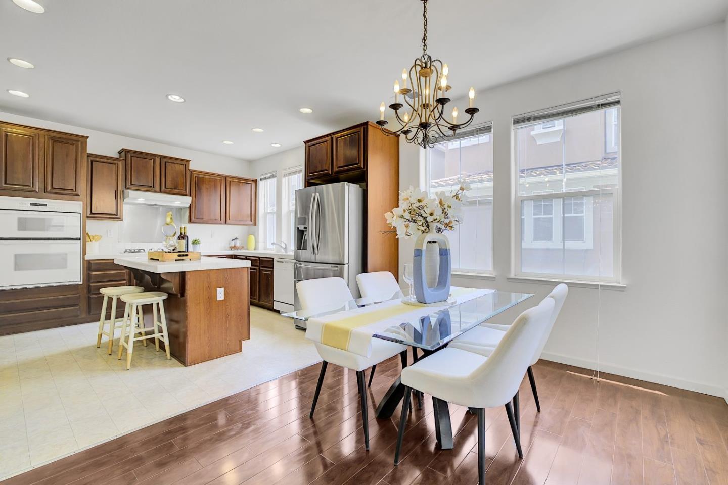 Detail Gallery Image 11 of 36 For 3072 Mary Helen Ln, San Jose,  CA 95136 - 4 Beds | 3/1 Baths